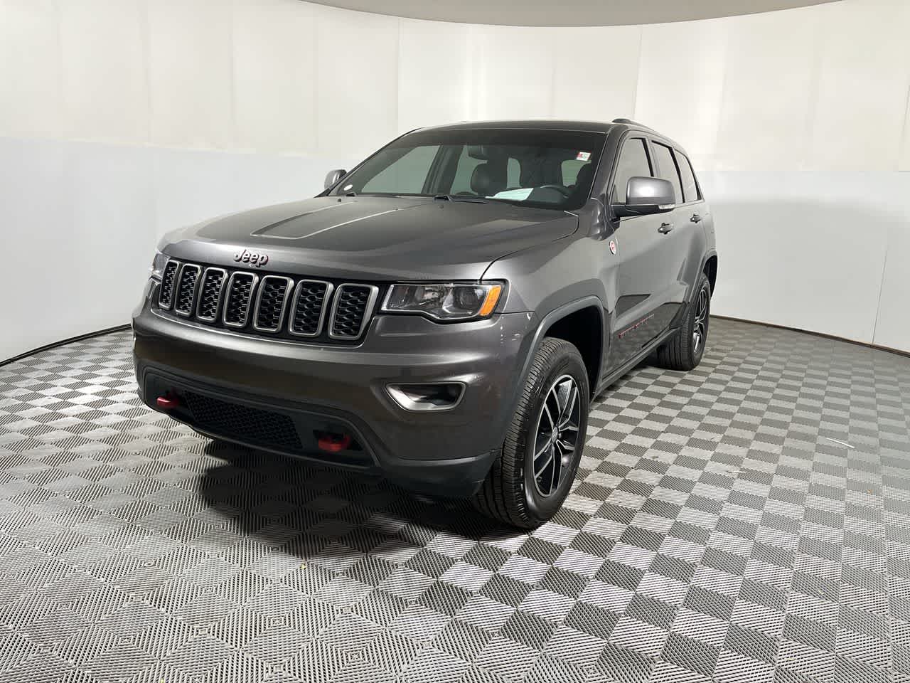 2017 Jeep Grand Cherokee — interior view