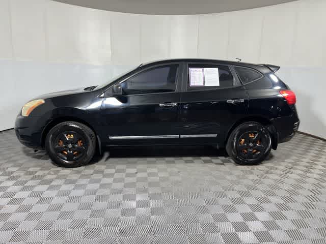 2011 Nissan Rogue — detail view