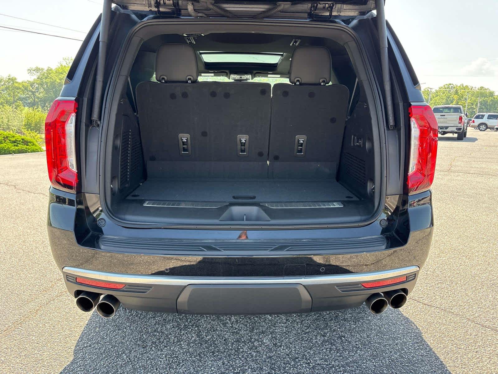 2023 GMC Yukon — detail view