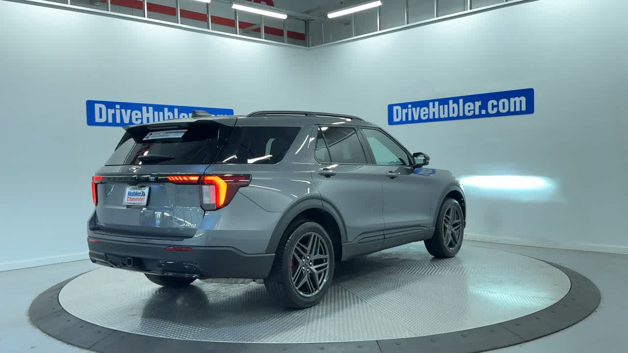 2025 Ford Explorer — side profile view