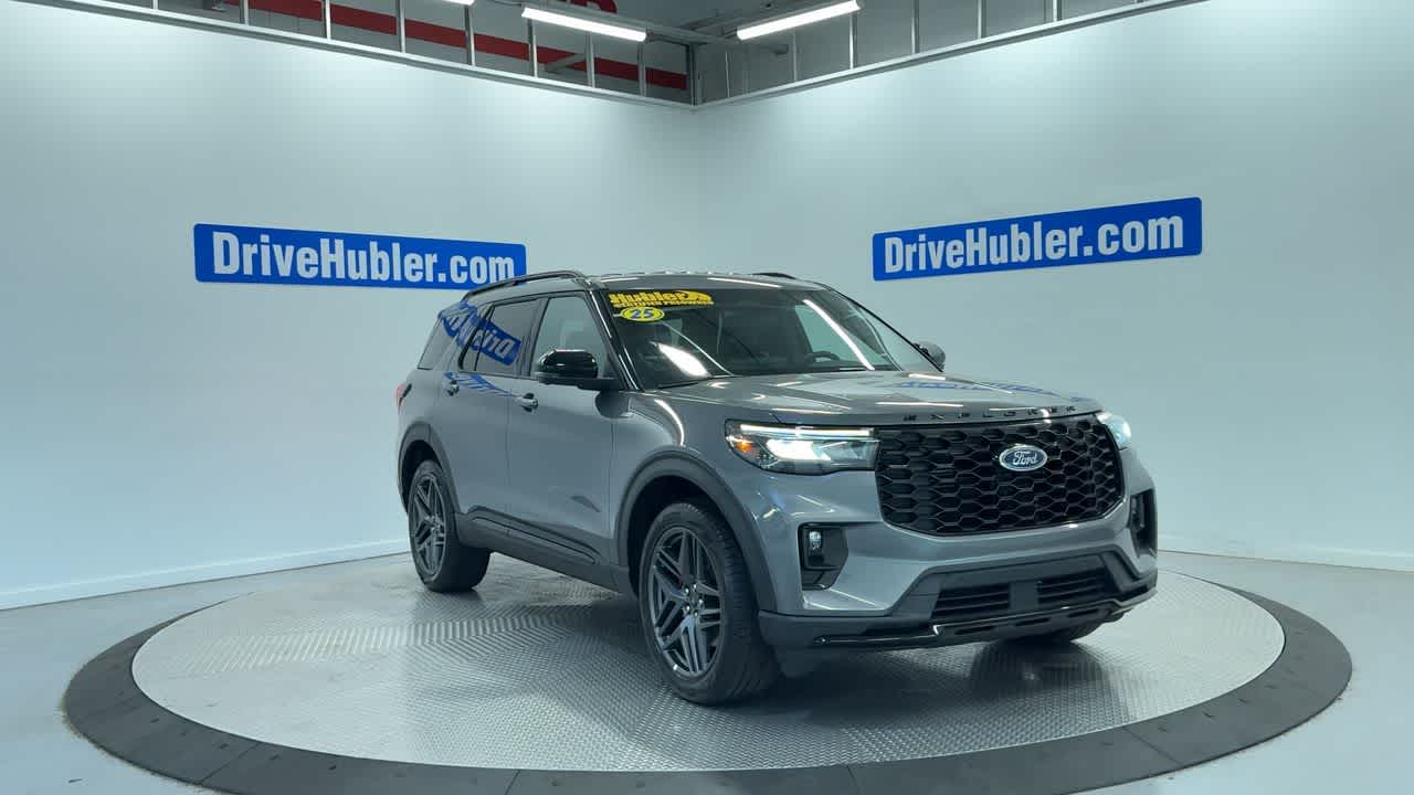 2025 Ford Explorer — detail view