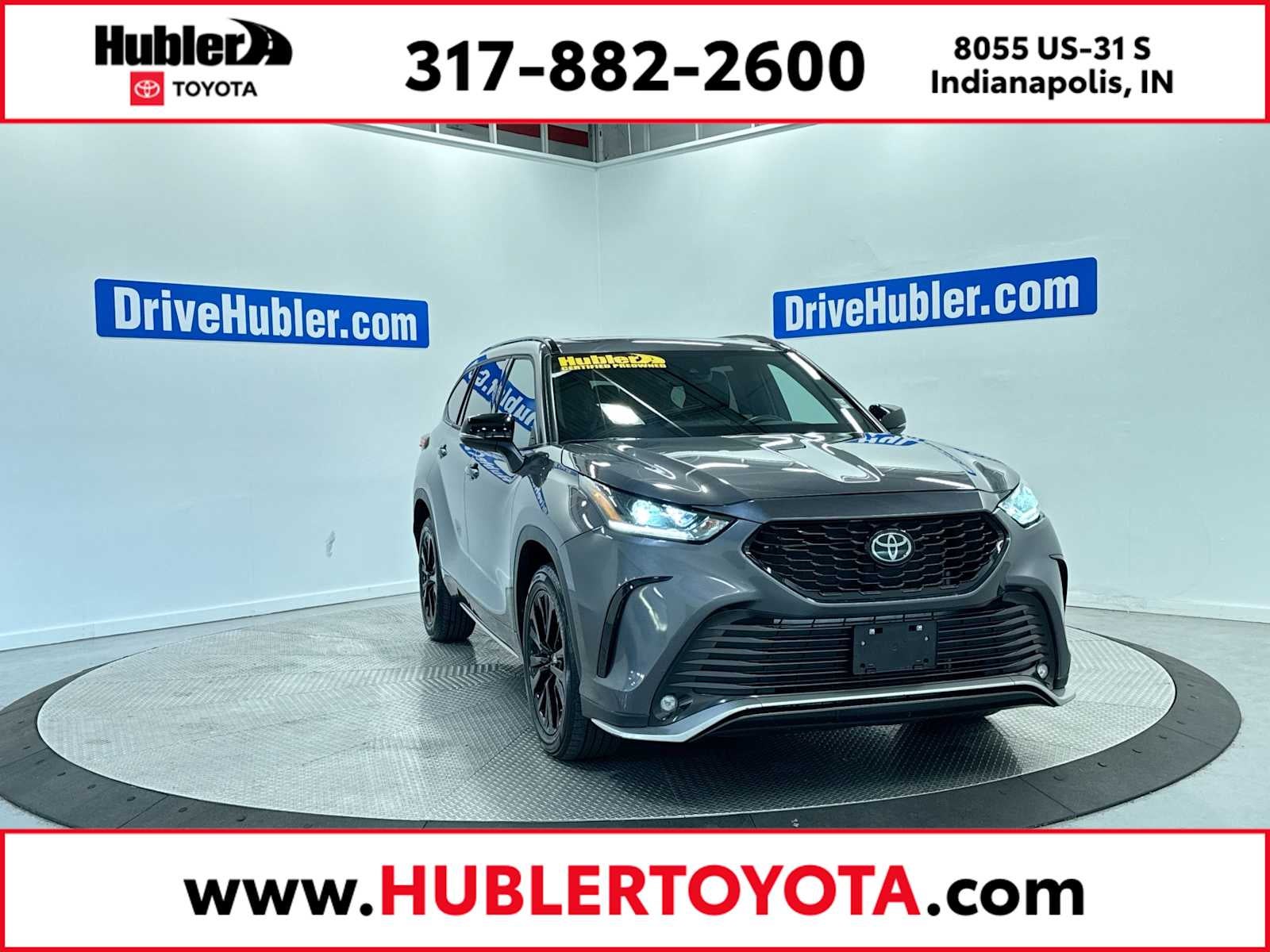 2025 Toyota Highlander XSE in Magnetic Gray Metallic — front three-quarter view